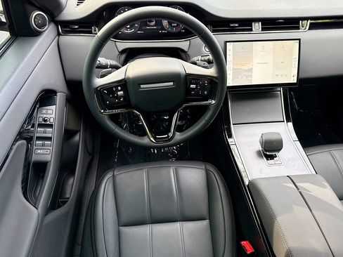 Used 2026 Land Rover Range Rover Evoque S AWD/4WD image 16