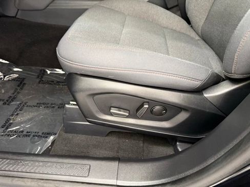 Used 2025 Ford Explorer Active AWD/4WD image 12