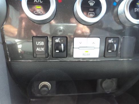 Used 2014 Toyota Sequoia Limited image 17