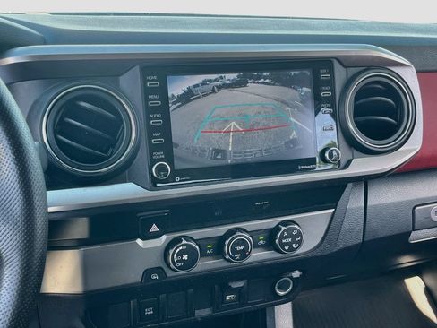Used 2022 Toyota Tacoma SR5 RWD image 13
