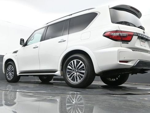 Used 2022 Nissan Armada SV w/ SV Appearance Package image 10