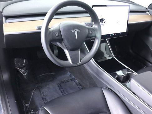 Used 2020 Tesla Model 3 Standard Range Plus RWD image 9
