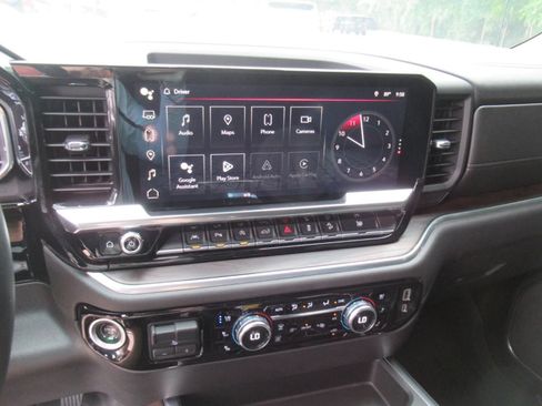 Used 2022 GMC Sierra 1500 SLT w/ SLT Premium Plus Package AWD/4WD image 32