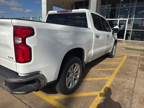 Used 2022 Chevrolet Silverado 1500 LTZ image 2