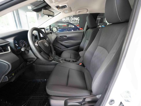 Used 2024 Toyota Corolla LE FWD image 9