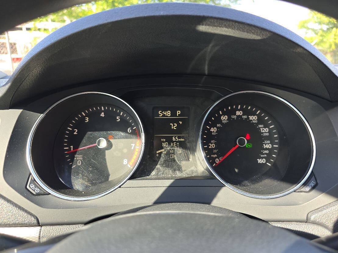 Used 2016 Volkswagen Jetta SE FWD image 21