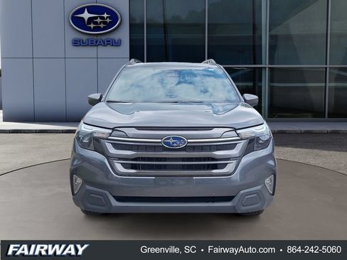 Used 2025 Subaru Forester Premium AWD/4WD image 2