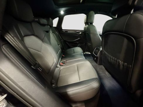 Used 2022 Porsche Macan image 33