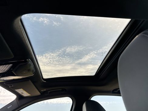 Used 2024 BMW 330i xDrive Sedan w/ Convenience Package image 16