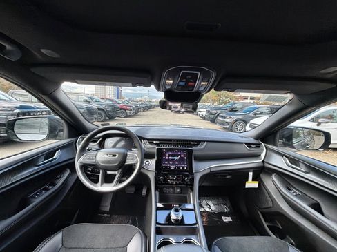 New 2025 Jeep Grand Cherokee L Altitude image 22