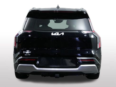 Used 2024 Kia EV9 Land AWD/4WD image 10
