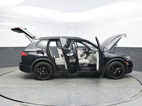 Used 2023 Volkswagen Tiguan SE R-Line AWD/4WD image 40