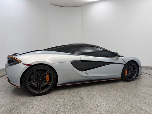 Used 2019 McLaren 570S Spider RWD image 10