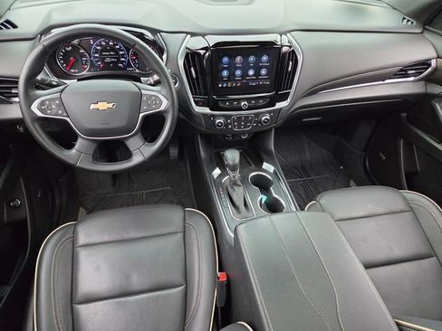 Used 2023 Chevrolet Traverse Premier FWD image 10