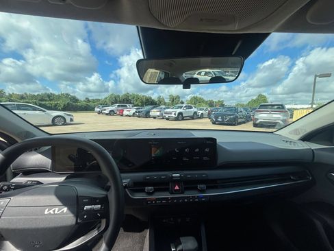 Used 2025 Kia K4 FWD image 33