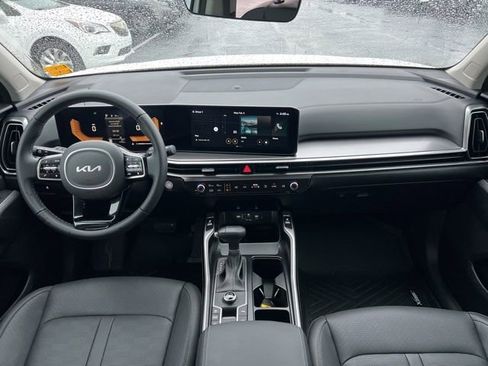 Used 2025 Kia Sorento S image 20