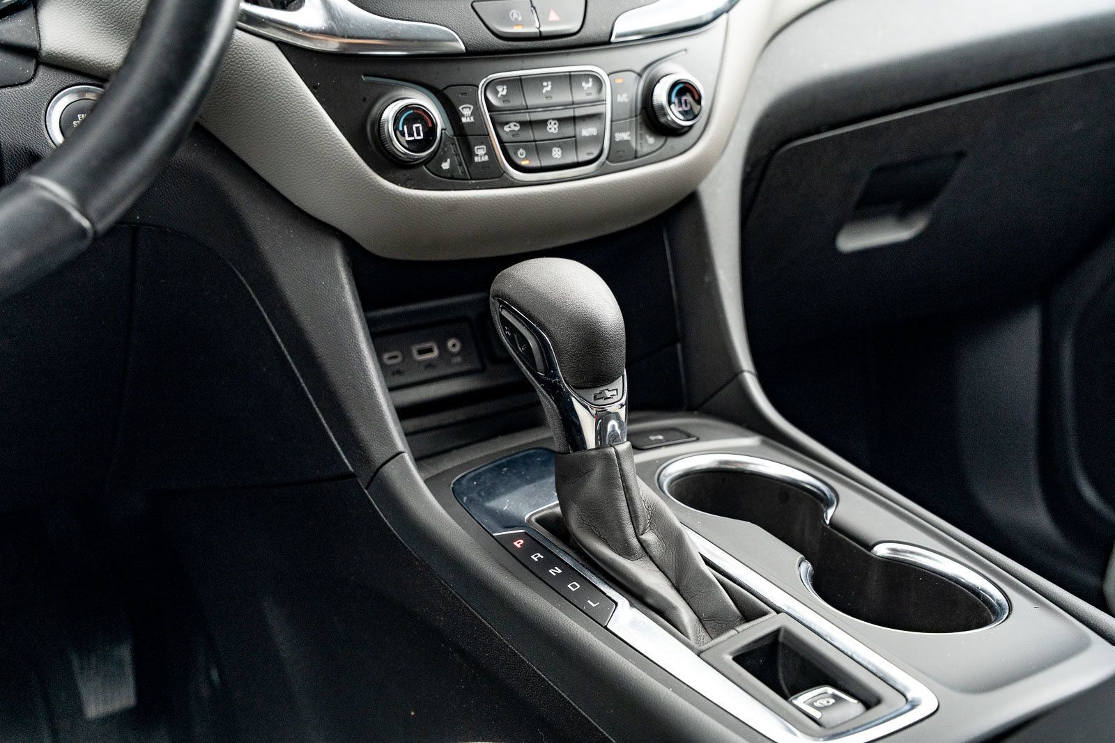 Used 2024 Chevrolet Equinox LT w/ Driver Convenience Package FWD image 27