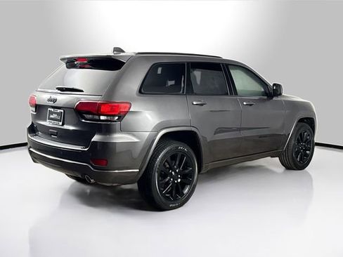 Used 2020 Jeep Grand Cherokee Altitude image 12
