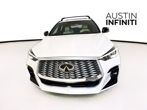 Certified 2025 INFINITI QX55 Essential image 3