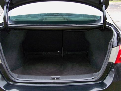 Used 2018 Nissan Sentra SV image 11