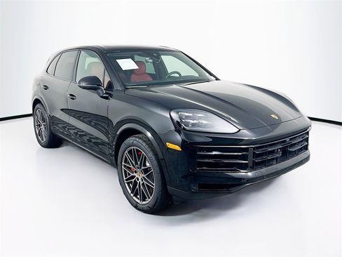 New 2026 Porsche Cayenne S image 7