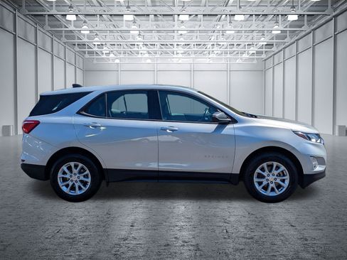 Used 2018 Chevrolet Equinox LS AWD/4WD image 6