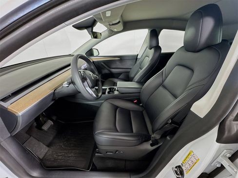 Used 2023 Tesla Model Y Long Range image 16