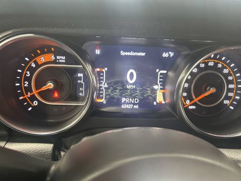 Used 2020 Jeep Wrangler Unlimited Sahara AWD/4WD image 19