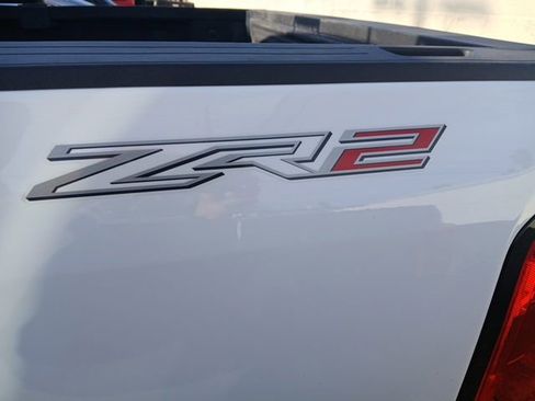 Used 2021 Chevrolet Colorado ZR2 w/ ZR2 Dusk Special Edition AWD/4WD image 4
