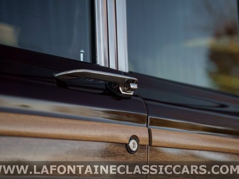 Used 1991 Jeep Grand Wagoneer Base image 24