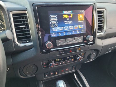 Used 2024 Nissan Frontier SL w/ Technology Package image 18