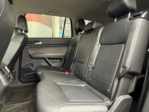 Used 2021 Volkswagen Atlas SE image 12