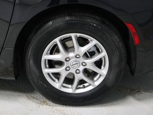 Used 2025 Chrysler Pacifica Select FWD image 18