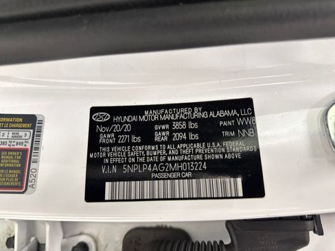 Used 2021 Hyundai Elantra Limited image 29