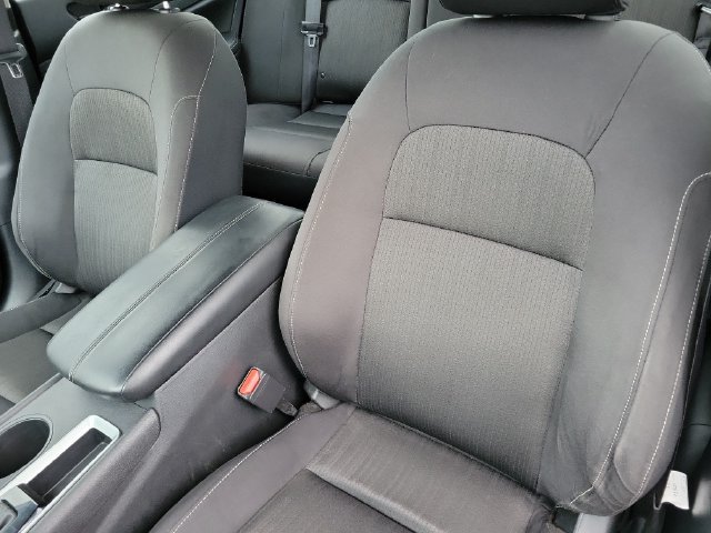Used 2025 Nissan Altima 2.5 SV FWD image 12