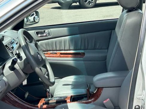 Used 2002 Toyota Camry LE FWD image 18