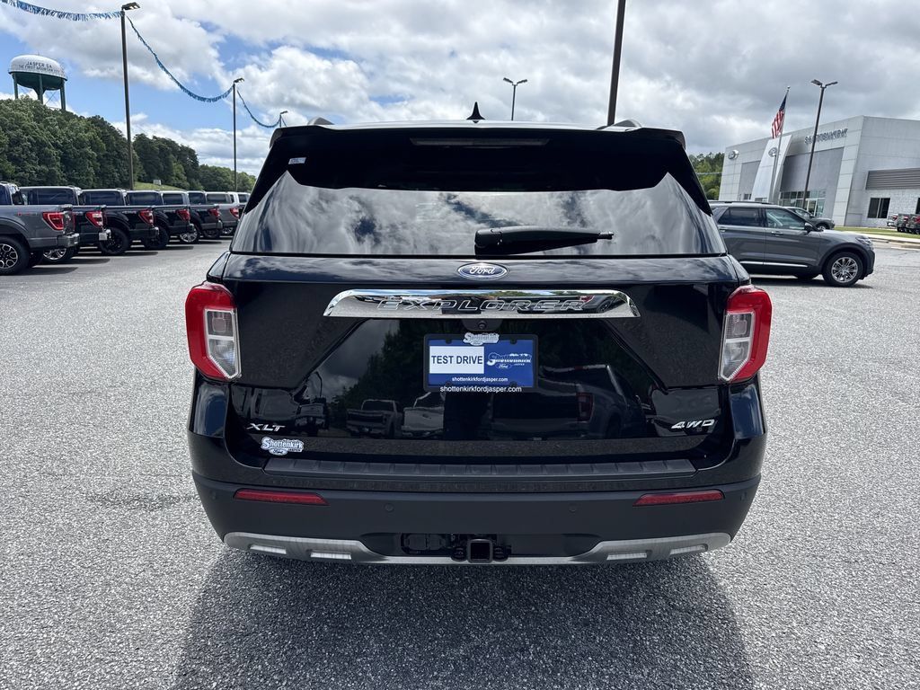 Used 2024 Ford Explorer XLT w/ Equipment Group 202A AWD/4WD image 6