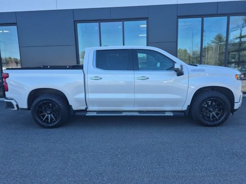Used 2021 Chevrolet Silverado 1500 High Country w/ Z71 Off-Road Package AWD/4WD image 3