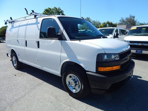 Used 2021 Chevrolet Express 2500 w/ Driver Convenience Package RWD image 10