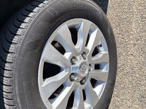 Used 2011 Toyota Sequoia Platinum image 5