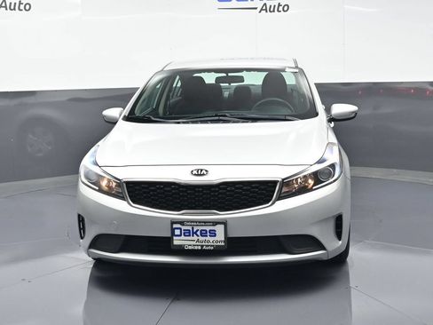 Used 2017 Kia Forte LX FWD image 3