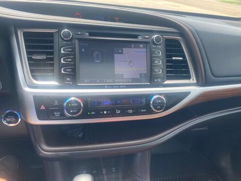 Used 2018 Toyota Highlander Limited w/ Protection Package #3 AWD/4WD image 15