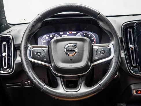 Used 2021 Volvo XC40 T5 Inscription w/ Climate Package image 15