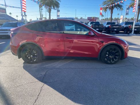 Used 2021 Tesla Model Y Long Range image 5