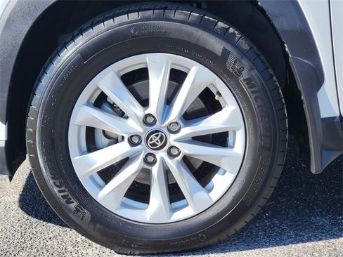 Certified 2023 Toyota Corolla Cross LE image 8