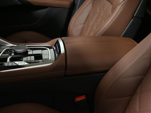 New 2026 BMW X6 xDrive40i w/ Climate Comfort Package image 25