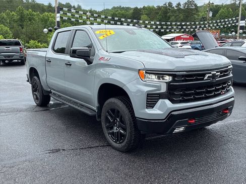 Used 2024 Chevrolet Silverado 1500 LT Trail Boss w/ Convenience Package II AWD/4WD image 12