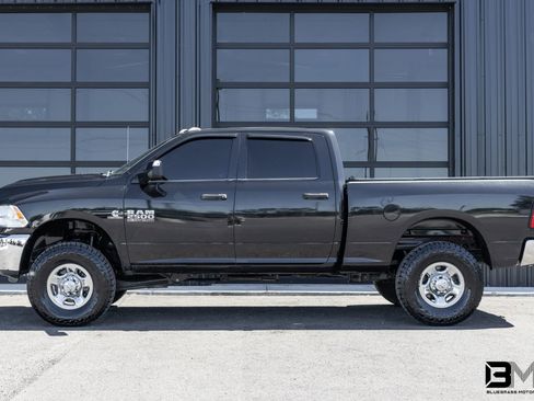 Used 2016 RAM 2500 Tradesman w/ Chrome Appearance Group AWD/4WD image 4