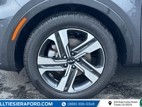 Used 2022 Kia Sorento SX Prestige w/ Panoramic Sunroof Package image 12