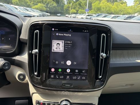 Certified 2024 Volvo XC40 B5 Plus AWD/4WD image 23